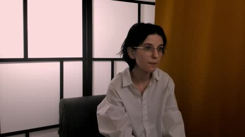 Mia online show from 12.02.24