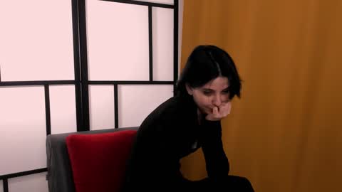 Mia online show from 12.03.24