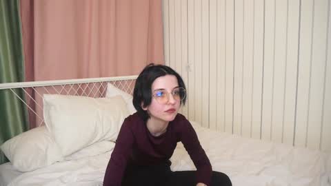 Mia online show from 12.09.24