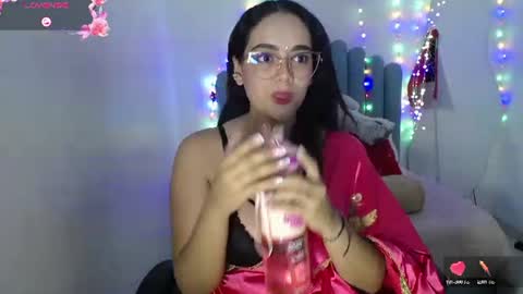 Snapshot of farah_samira chatting on 07.16.26 farah online show from 07.16.26