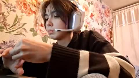 Snapshot of farahdinco chatting on 01.08.26 Alex online show from 01.08.26