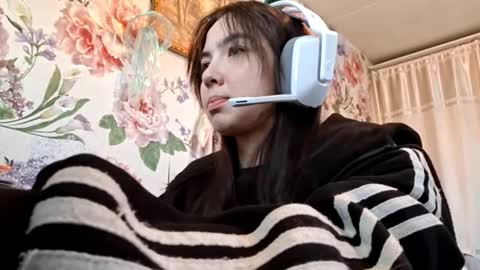 Snapshot of farahdinco chatting on 01.13.26 Alex online show from 01.13.26