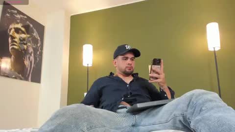 Snapshot of fatdick_1 chatting on 04.25.26 M A T T E O online show from 04.25.26