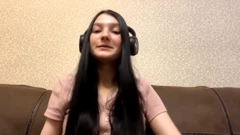Aurora 18yo online show from 01.13.26