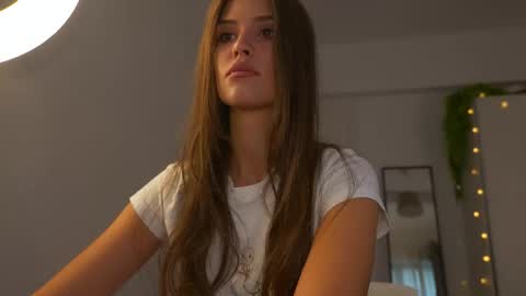 Snapshot of fazeyj chatting on 09.25.25 FazeyJ online show from 09.25.25