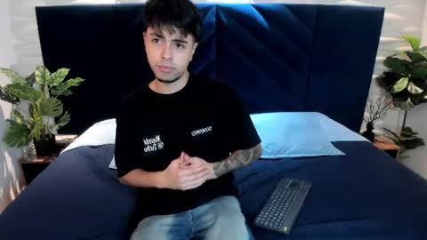 Snapshot of fedeviale chatting on 06.23.26 Fede online show from 06.23.26