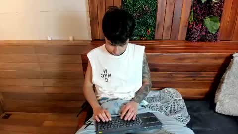 Snapshot of fedeviale chatting on 07.24.26 Fede online show from 07.24.26