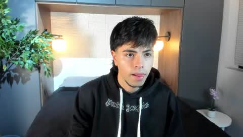 Snapshot of fedeviale chatting on 07.27.26 Fede online show from 07.27.26