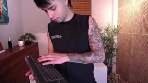 Snapshot of fedeviale chatting on 07.28.26 Fede online show from 07.28.26