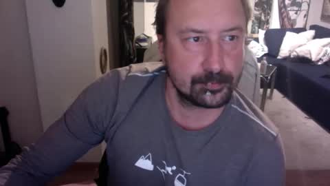 Snapshot of feetkissboy chatting on 11.04.25 feetkissboy online show from 11.04.25