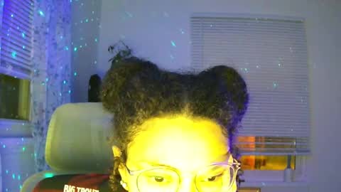 Snapshot of feetnymph chatting on 01.20.25 Soley online show from 01.20.25