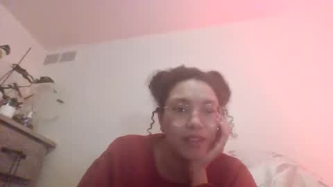 Snapshot of feetnymph chatting on 01.23.25 Soley online show from 01.23.25