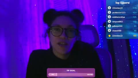 Snapshot of feetnymph chatting on 02.02.25 Soley online show from 02.02.25