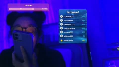 Snapshot of feetnymph chatting on 02.02.25 Soley online show from 02.02.25