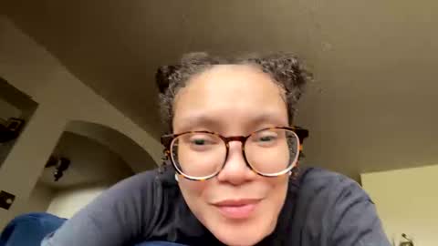 Snapshot of feetnymph chatting on 02.03.25 Soley online show from 02.03.25