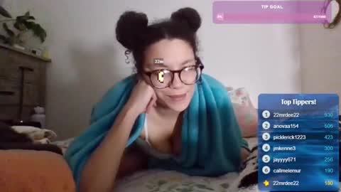 Snapshot of feetnymph chatting on 02.07.25 Soley online show from 02.07.25