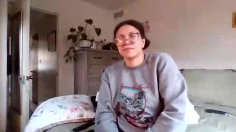 Snapshot of feetnymph chatting on 03.20.26 Soley online show from 03.20.26