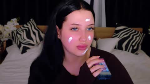 Felicia Herceg online show from 11.23.25