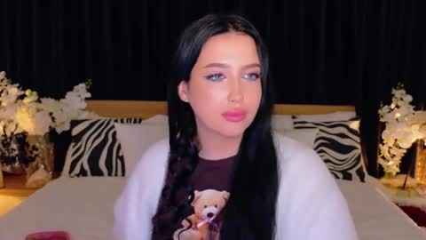 Felicia Herceg online show from 11.28.25