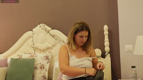 FeliciaKrige online show from 01.17.25