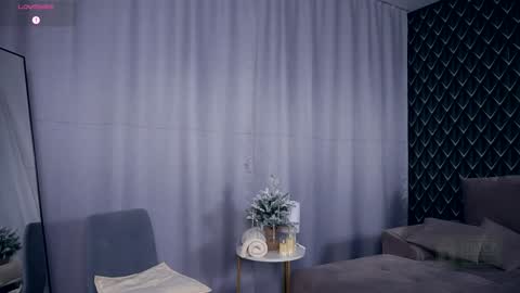 Hello im Nova online show from 12.17.25