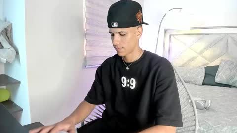 Felix online show from 10.28.25