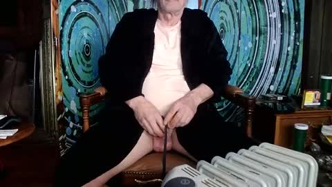 Snapshot of fellatioauto chatting on 01.22.25 hungnsexy online show from 01.22.25