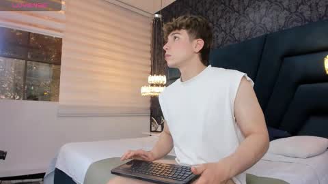 Femboy Max online show from 03.16.26