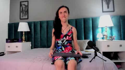 Karol online show from 12.14.24