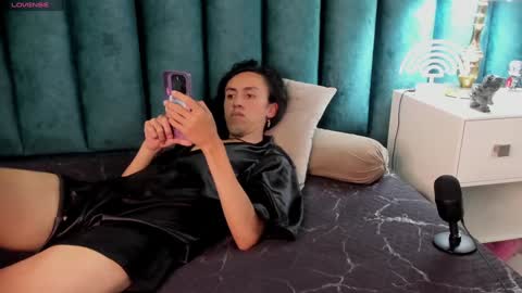 Karol online show from 12.27.24