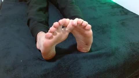 Snapshot of fenixtream chatting on 12.17.24 FeniXtream online show from 12.17.24