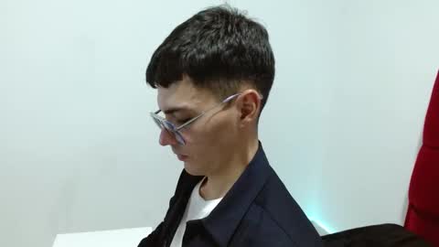 Snapshot of fenixtream chatting on 01.07.25 FeniXtream online show from 01.07.25