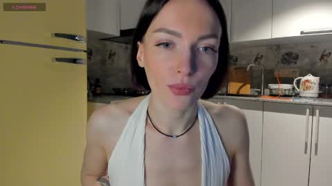Snapshot of ferdina18 chatting on 04.15.26 Leya online show from 04.15.26