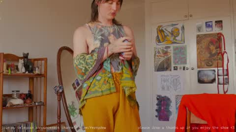 Snapshot of fernydew chatting on 04.11.26 Fern next stream 430pm Monday PST online show from 04.11.26