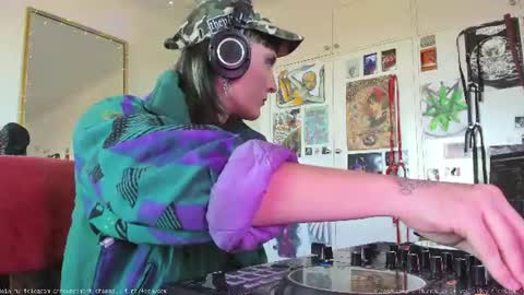 Snapshot of fernydew chatting on 07.13.26 Fern next stream 430pm Monday PST online show from 07.13.26