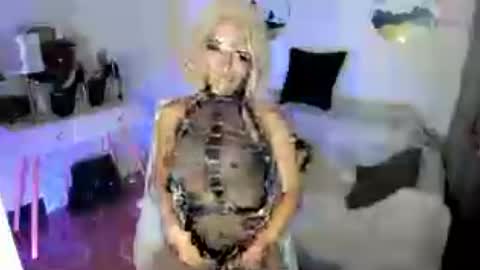 Snapshot of ferrocious_olive69 chatting on 06.16.26 ferrocious_olive69 online show from 06.16.26