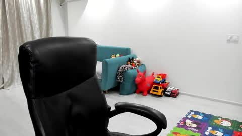 Snapshot of fetishcatalea chatting on 09.30.25 Catalea DM online show from 09.30.25