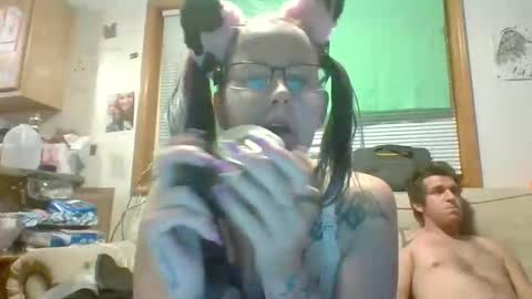 Snapshot of fetishfranzy69 chatting on 09.27.25 gummybear101 online show from 09.27.25