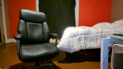 Snapshot of fetishking6 chatting on 02.18.26 fetishking6 online show from 02.18.26