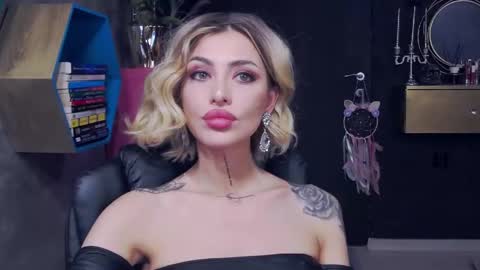 Snapshot of fetishsarah chatting on 12.02.24 Sarah online show from 12.02.24