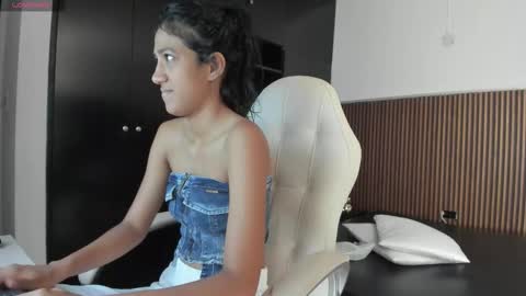 Snapshot of ffreyja_ chatting on 10.24.25 Freyja online show from 10.24.25