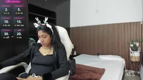 Snapshot of ffreyja_ chatting on 12.02.25 Freyja online show from 12.02.25