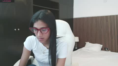 Snapshot of ffreyja_ chatting on 04.04.26 Freyja online show from 04.04.26