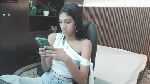 Snapshot of ffreyja_ chatting on 04.25.26 Freyja online show from 04.25.26