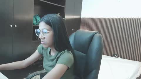 Snapshot of ffreyja_ chatting on 05.05.26 Freyja online show from 05.05.26
