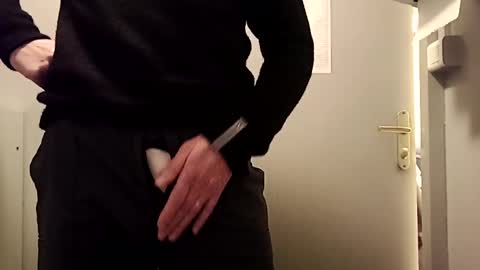 fifi010203 online show from 12.19.24