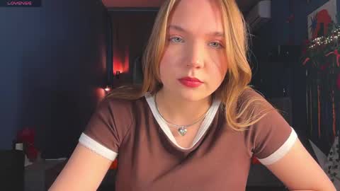 Snapshot of fififlower chatting on 05.17.26 Rebecca online show from 05.17.26