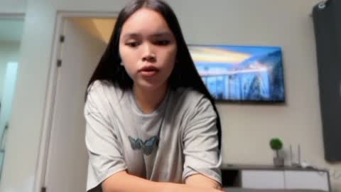 Snapshot of filipina_demure chatting on 03.29.26 Sandy online show from 03.29.26