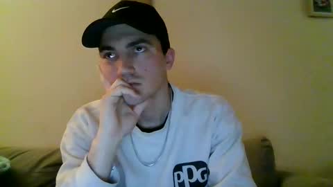 Snapshot of filthymilfndaddy chatting on 01.16.25 MilfnDaddy online show from 01.16.25