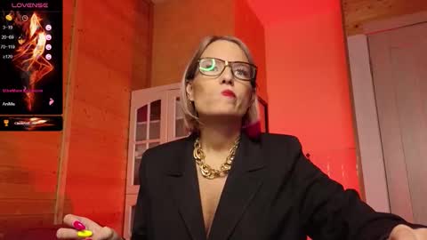 Lady online show from 12.17.25